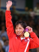 CÁC NHÀ VÔ ĐỊCH BẮC HÀN ĐƯỢC THƯỞNG TIVI, TỦ LẠNH