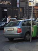 CỰU THỊ TRƯỞNG BUDAPEST BỊ KHÓA BÁNH XE