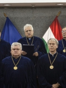 TÒA BẢO HIẾN LÀM TIÊU TAN Ý ĐỊNH CỦNG CỐ QUYỀN LỰC CỦA CHÍNH PHỦ HUNGARY