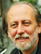 NHÀ VĂN KRASZNAHORKAI LÁSZLÓ ĐƯỢC VINH DANH