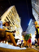 LUÍS SIMÕES, NGƯỜI KHẮC HỌA CUỘC CÁCH MẠNG “DÙ” HỒNG KÔNG