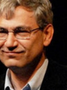 Orhan Pamuk: “VỚI TÔI QUÁ KHỨ LÀ NIỀM AN ỦI” (Phần 1)