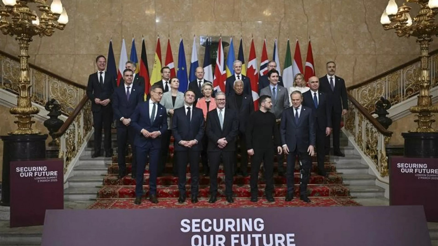 PHÁP VÀ ANH ĐỀ XUẤT NGỪNG BẮN MỘT THÁNG TẠI UKRAINE