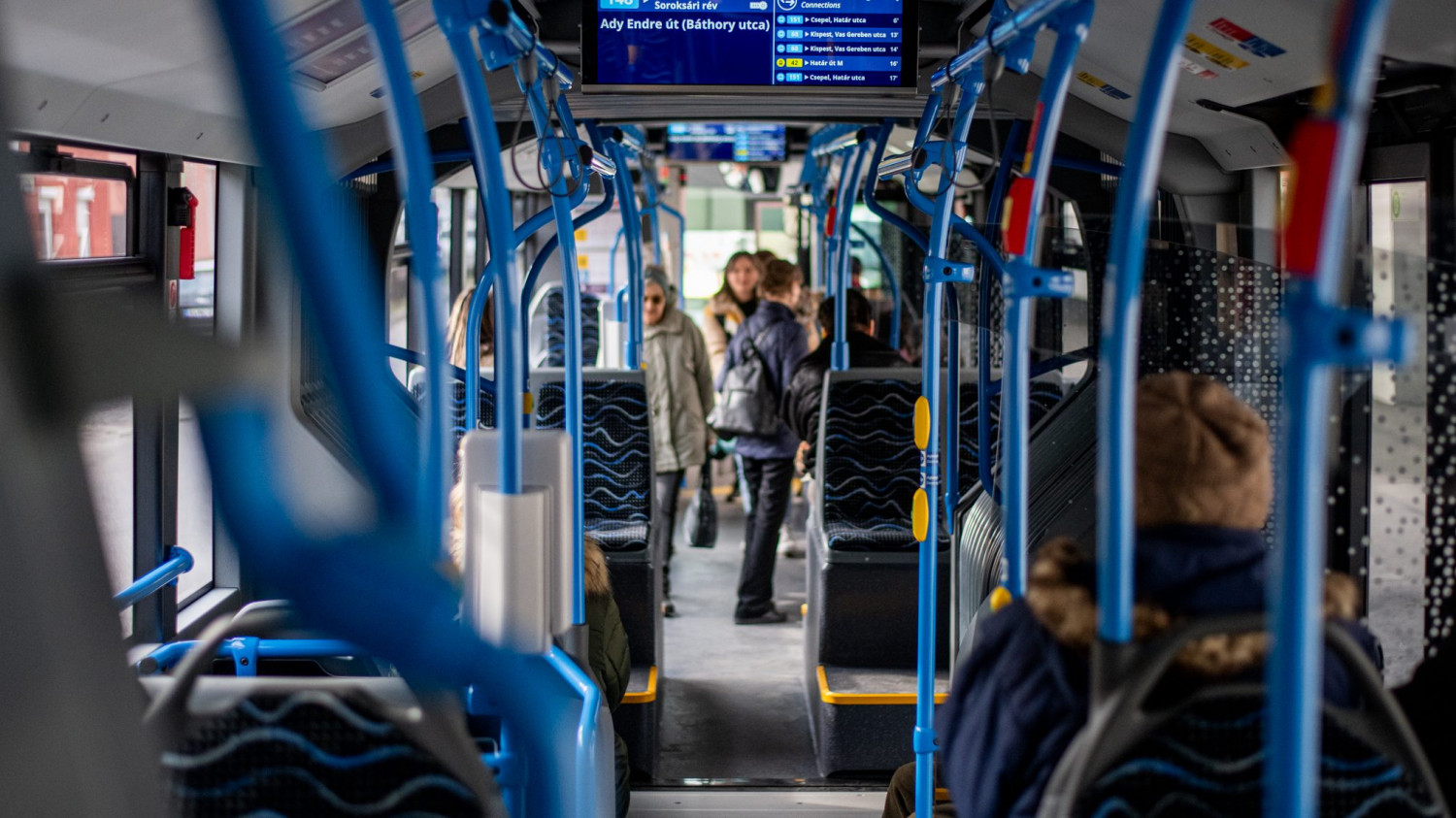 CẢNH SÁT XUẤT HIỆN TRÊN NHIỀU TUYẾN GIAO THÔNG BKK