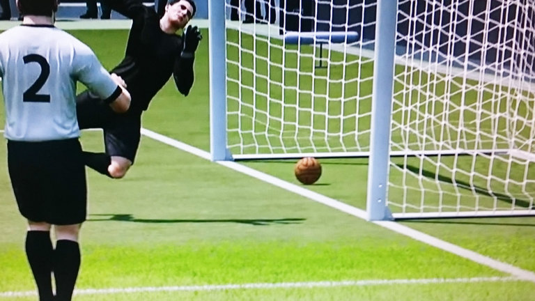 Nghiên cứu của Anh năm 2016 cho thấy bóng đã vượt vạch vôi 5-10 cm - Nguồn: SpySports.com